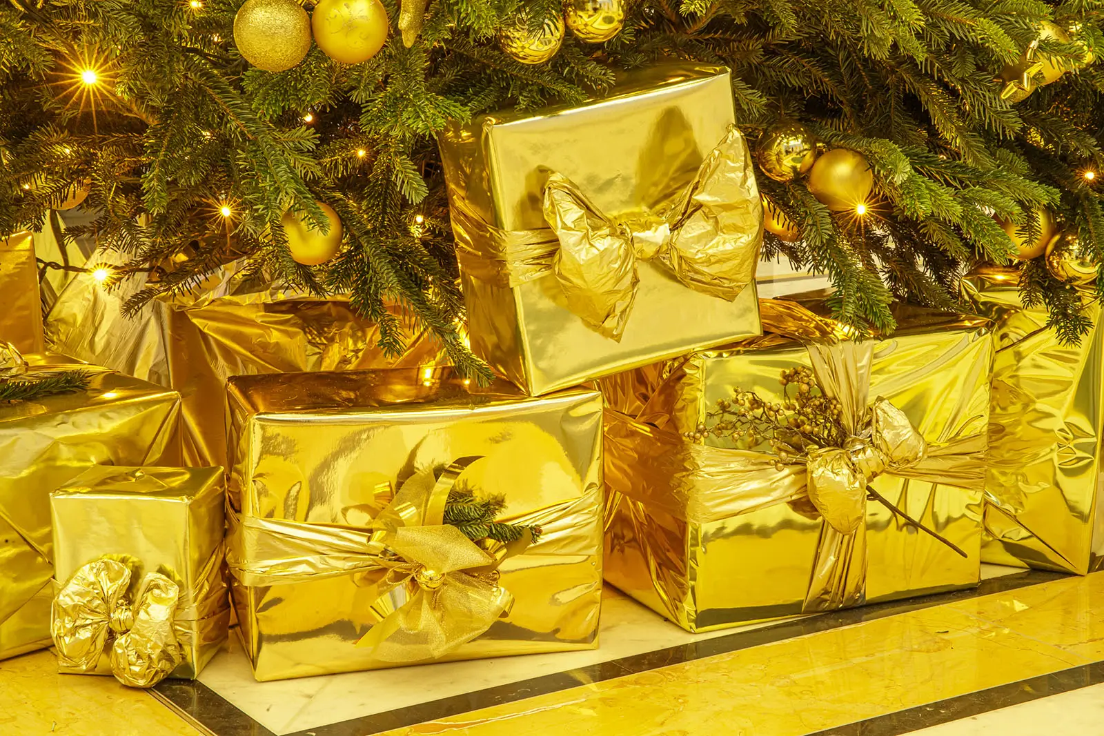 Christbaum-Service_Galerie_Marmor-Gold-Pur-002